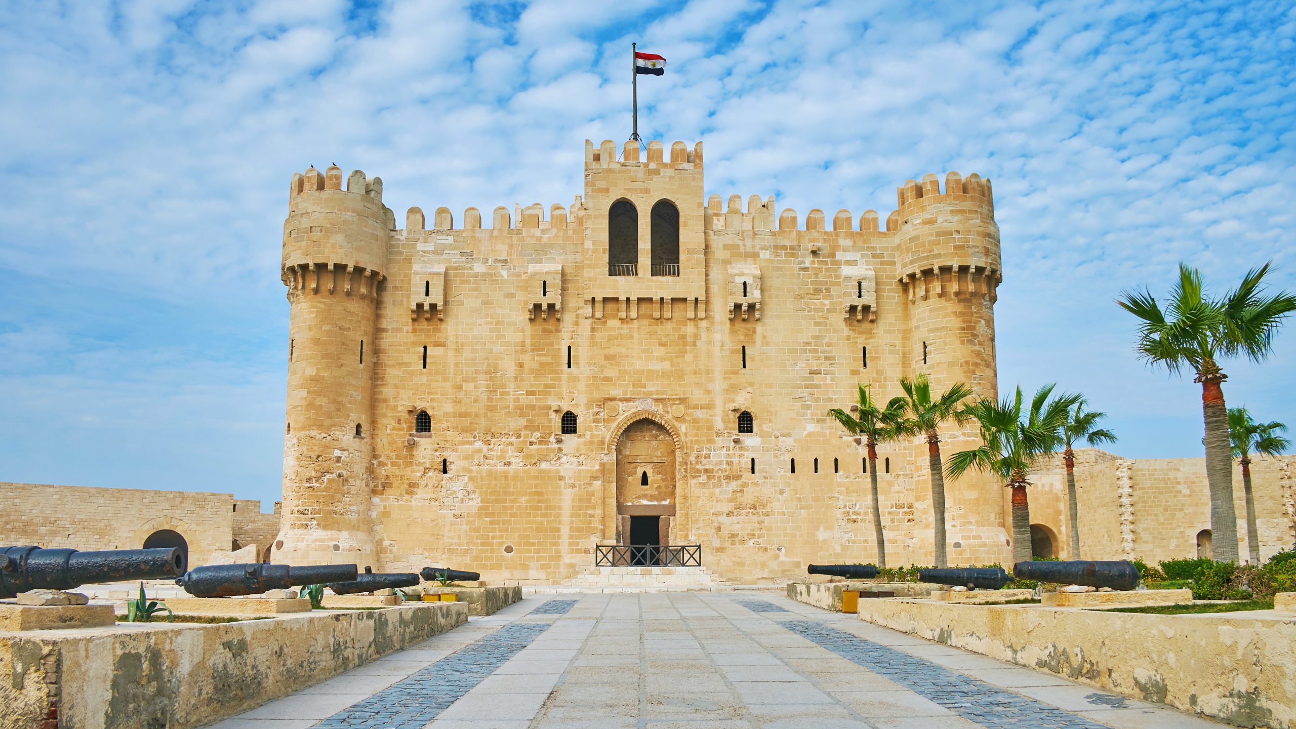 Замок в египте